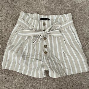 Worn once // Abercrombie stripped shorts